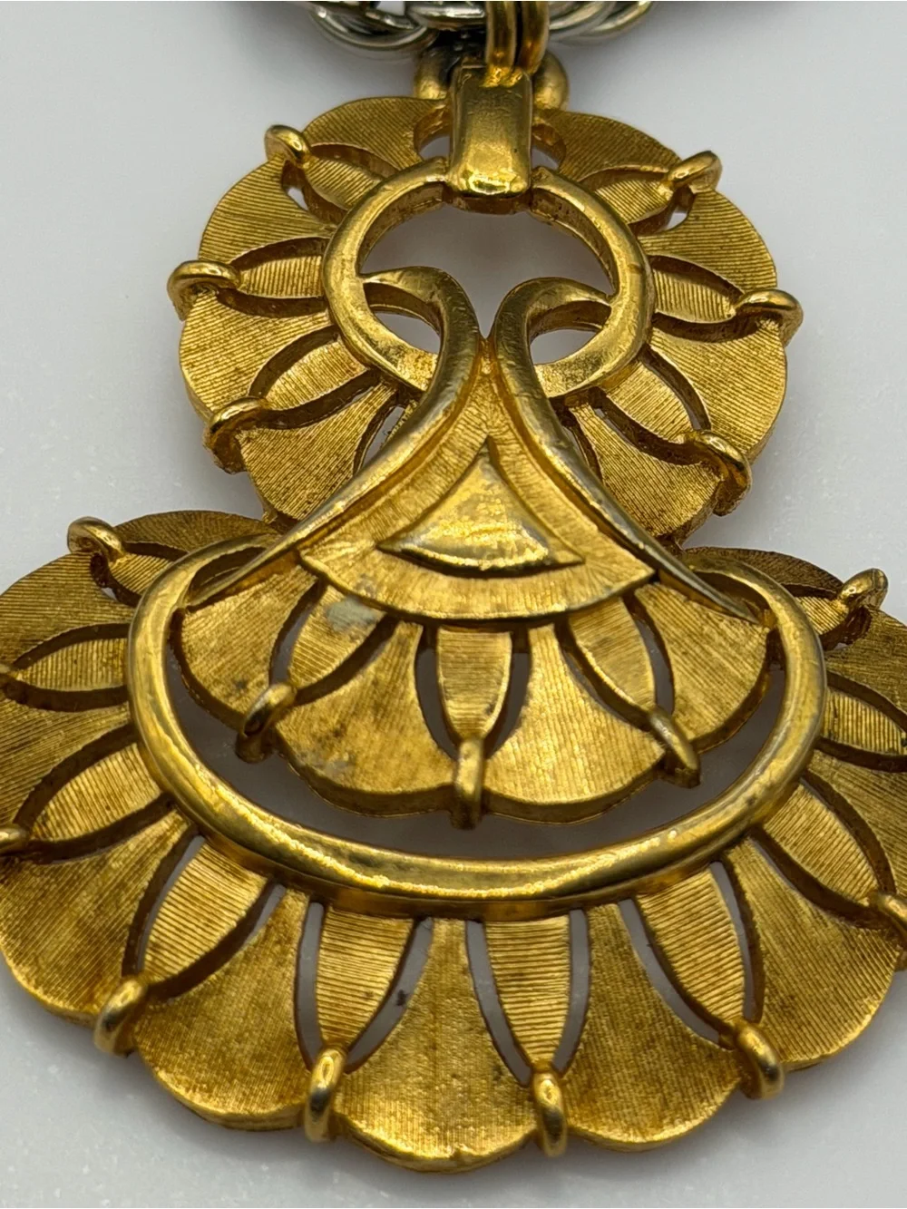 🔥 Vintage Trifari Oversized Gold Statement Pendant Double Chain Necklace
